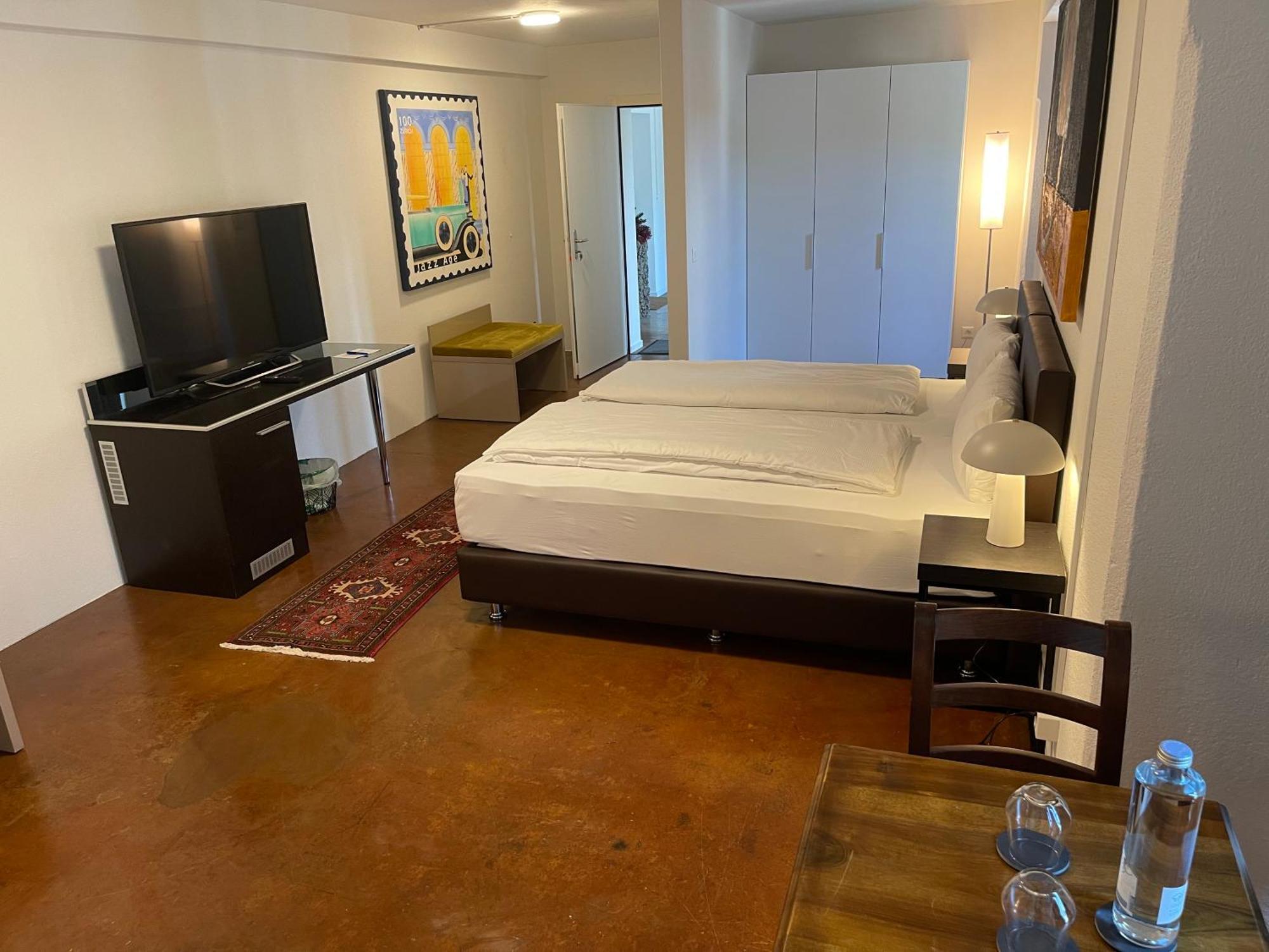 Swiss Bellevue Aathal Hotel *